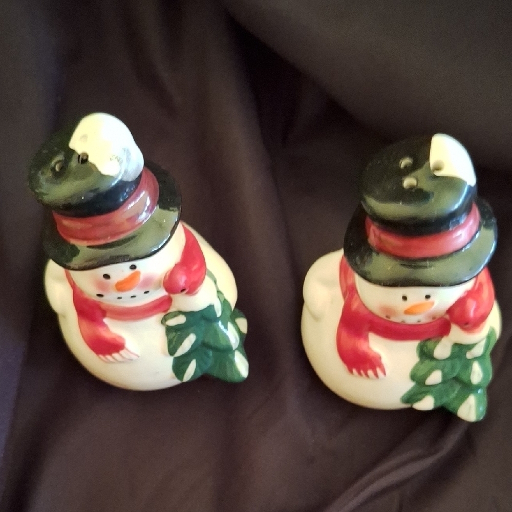 Vintage Red and Green Holiday Decor Snowmen - Picture 2 of 9